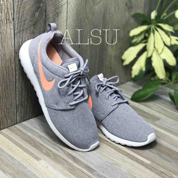 NWT Nike Roshe One Atmosphere Grey W AUTHENTIC - Picture 3 of 7
